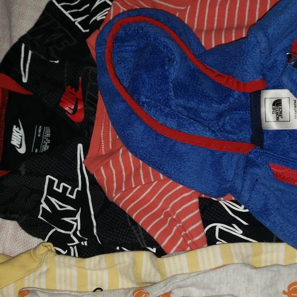 clothes - Picture 2 of 3